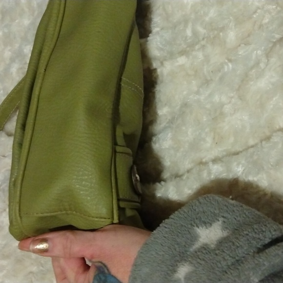 Small Lime green purse - Picture 4 of 8